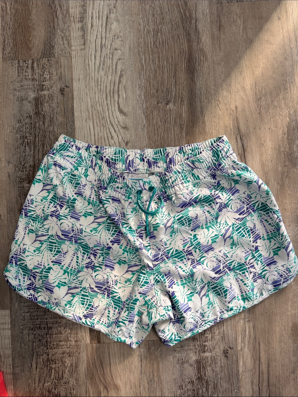 Columbia White Teal Purple Floral Athletic Shorts